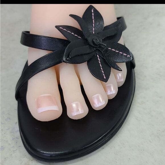 Kenneth Cole Reaction Sandals  - Picture 8 of 9